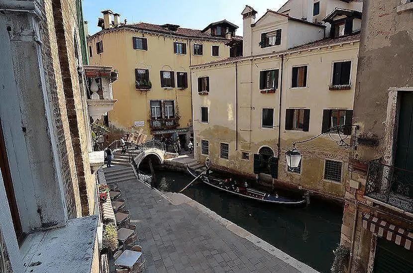Dimora Al Doge Beato Vista Canale 베니스 2*,