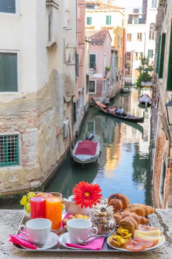 ** Bed & Breakfast Dimora Al Doge Beato Vista Canale Italy